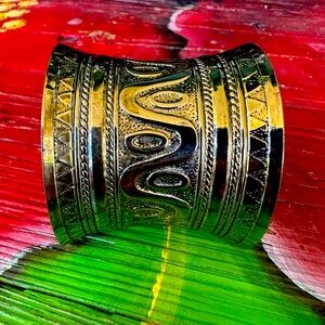 Elegant Silver Patterned Cuff Bracelet